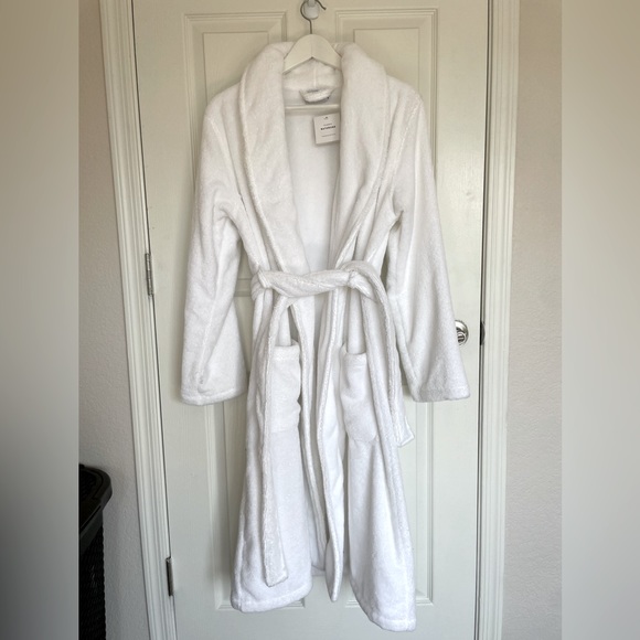 Parachute Other - NWT Parachute Classic Turkish Cotton Robe Size M